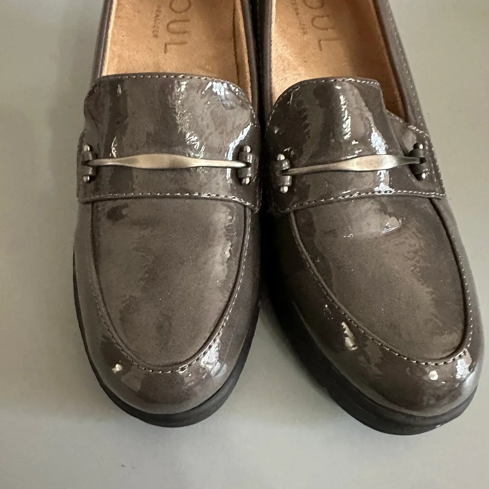 SOUL Naturalizer Womens Gray Patent Wedge Loafers Metal Bit Shoes 7W Wide